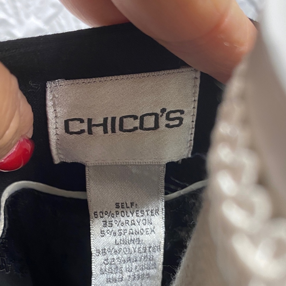 Chico's size 1 (medium) Classic Black‎ Blazer chunky buttons business casual - Picture 2 of 6